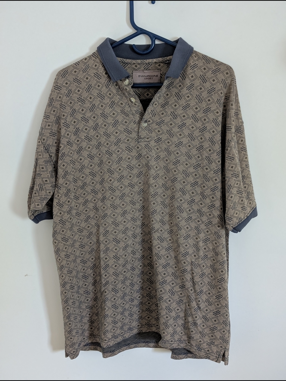 Evan-Picone Sport Men's L Tan Blue Geometric Knit Polo Shirt Short Sleeve Button